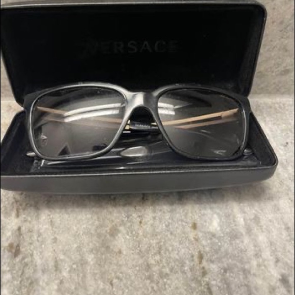 Black Versace Sunglasses. Cute and classy